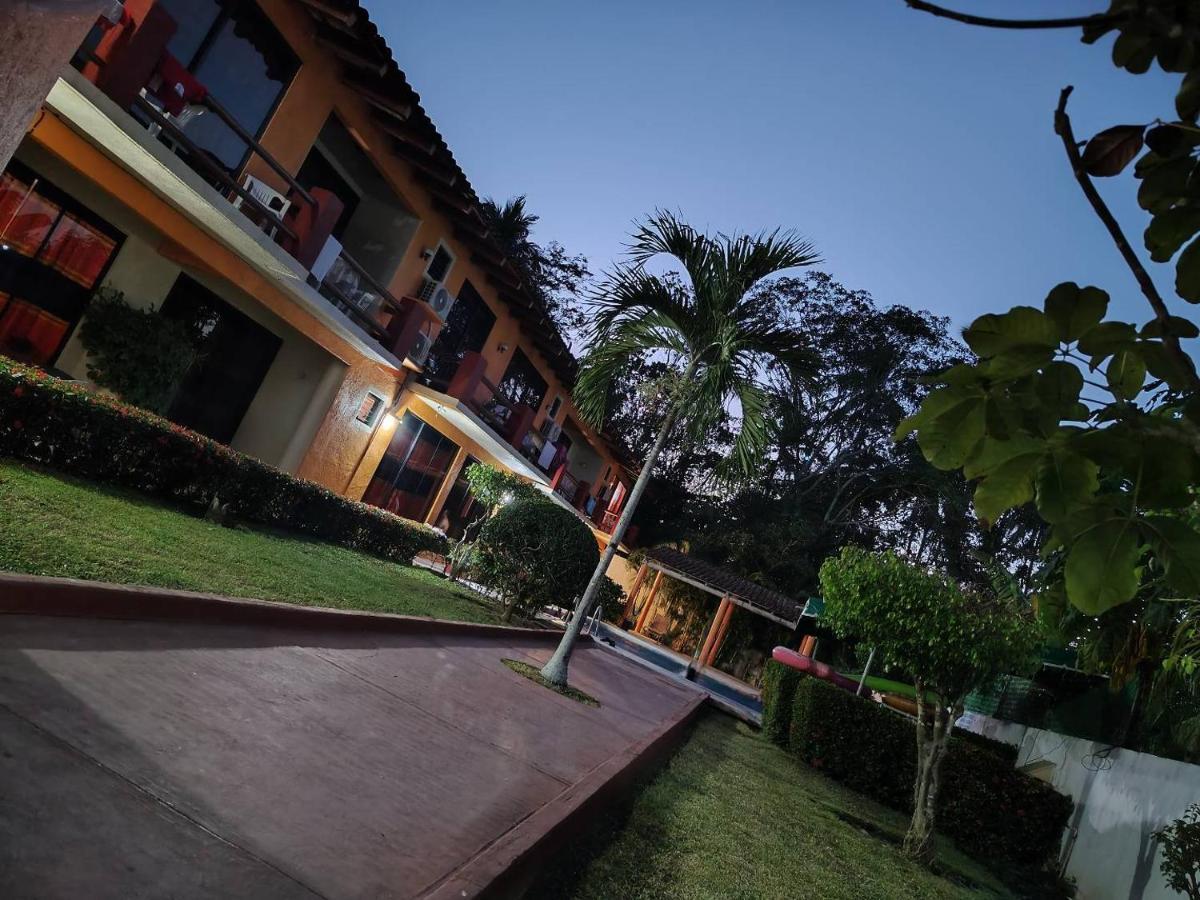 Hotel J.B. Zihuatanejo Extérieur photo