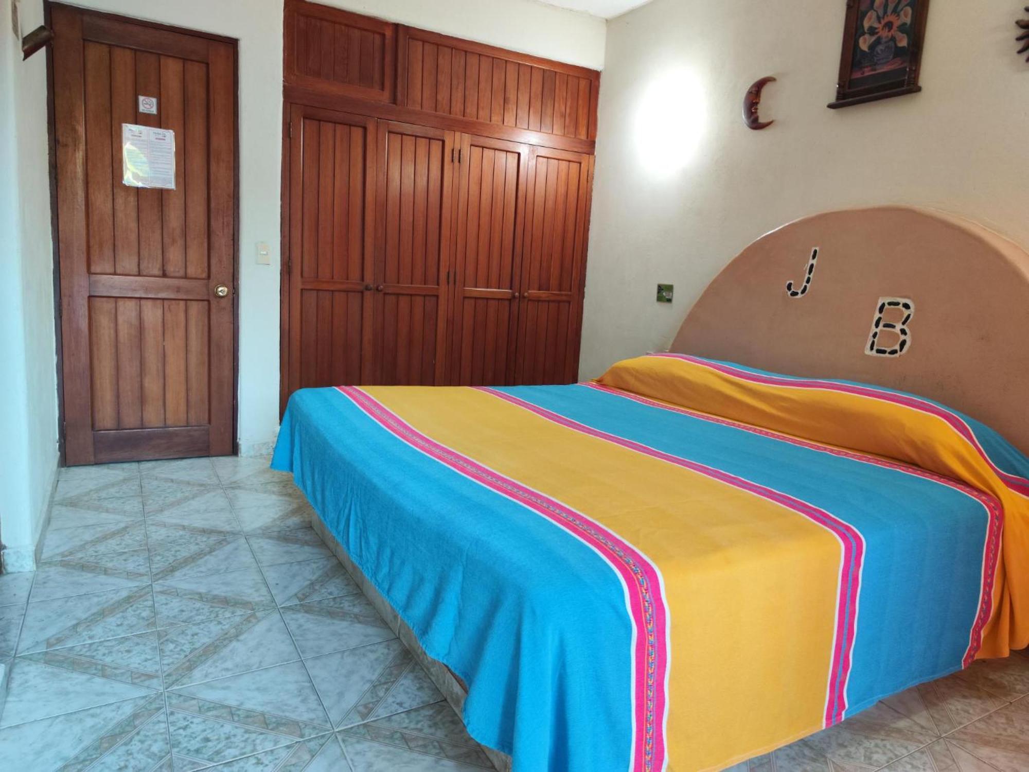 Hotel J.B. Zihuatanejo Extérieur photo